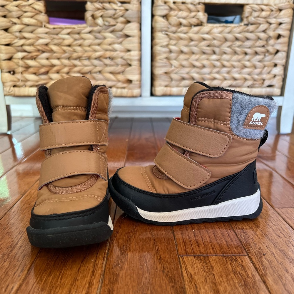 Sorel Whitney II Snow Boots. USA Size 6 Toddler. Good used condition.